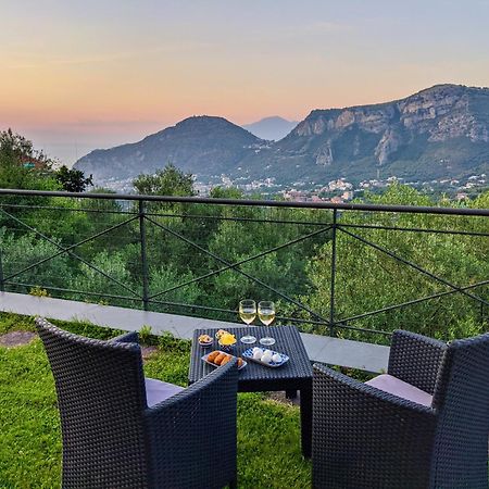 Villa Fanella, Independent House Between Sorrento & Amalfi Пьяно-ди-Сорренто Экстерьер фото