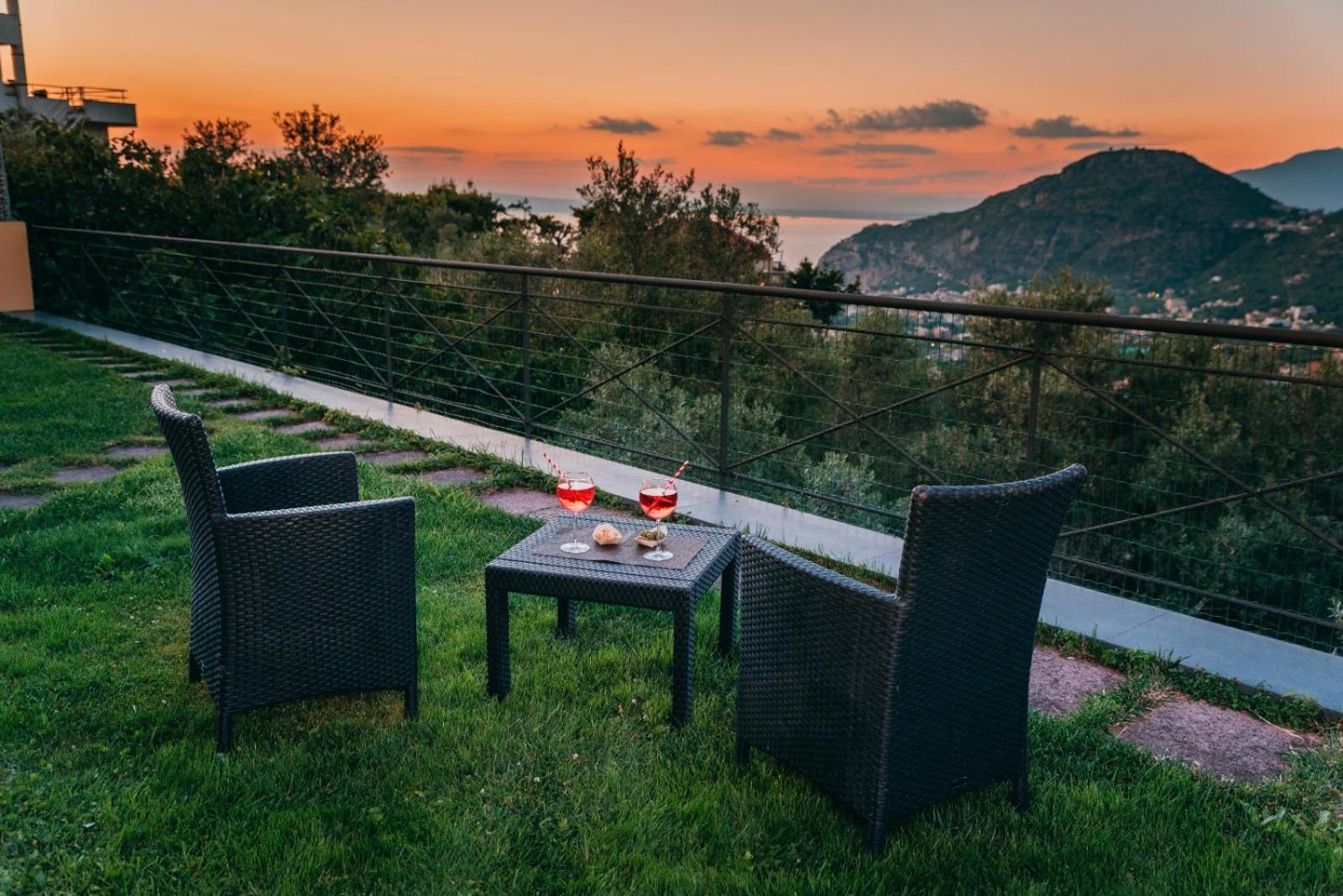 Villa Fanella, Independent House Between Sorrento & Amalfi Пьяно-ди-Сорренто Экстерьер фото