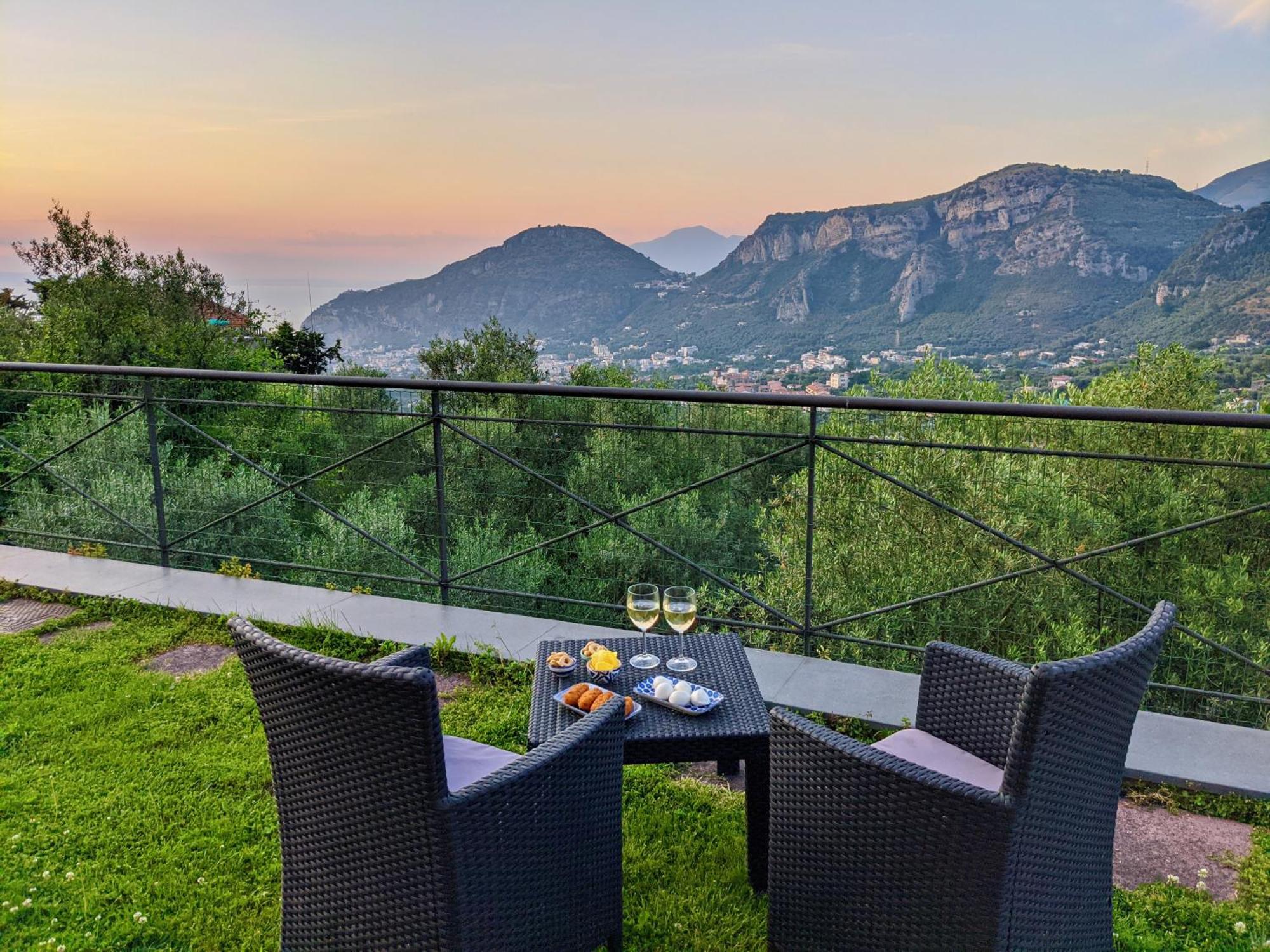 Villa Fanella, Independent House Between Sorrento & Amalfi Пьяно-ди-Сорренто Экстерьер фото